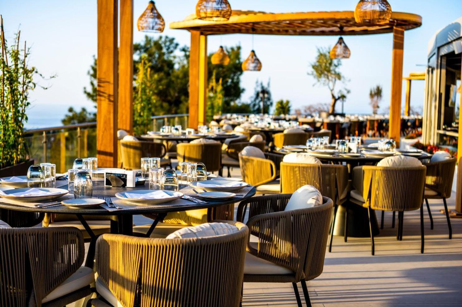 Chamada Prestige Hotel And Casino Agios Epiktitos Exterior photo